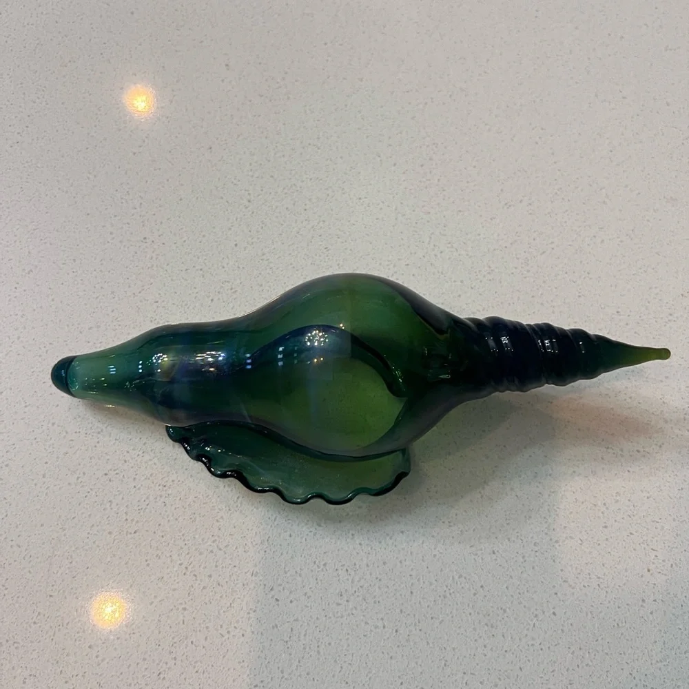Hand Blown Art Glass Green Iridescent‎ Seashell Conch Sculpture 6.5”